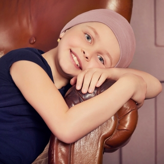 Turban detský Petite Peanut Bunny, vzor Woodrose (vek od 6 do 12 rokov)